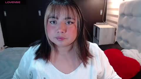 hii i am yini online show from May 20, 3:03 am