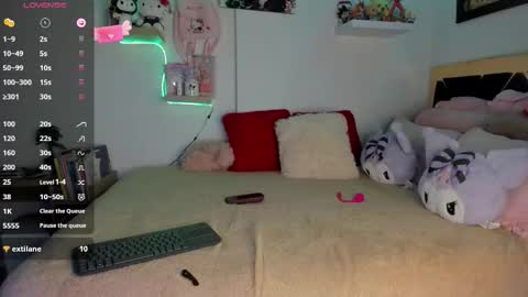 lucy online show from February 17, 2:44 am