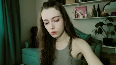 yoka_paradoxxx online show from May 29, 11:08 am