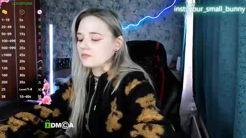 Molly online show from March 2, 7:15 am