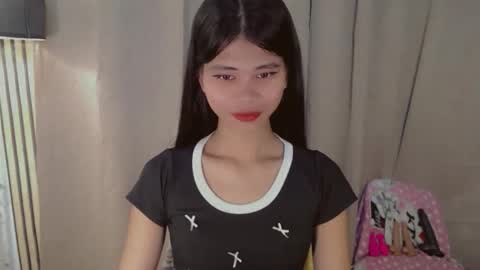 Vivian online show from April 11, 11:30 pm