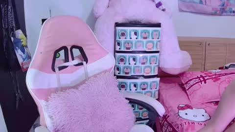 yuna_pink666 online show from January 18, 11:11 pm