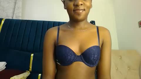 zariah online show from April 9, 11:32 pm