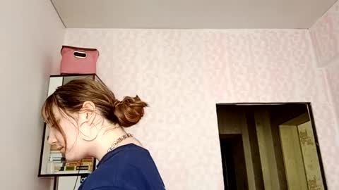 zeniabrossoit online show from May 16, 10:36 am