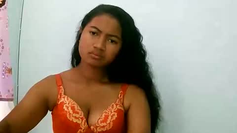 elly online show from April 22, 5:59 am