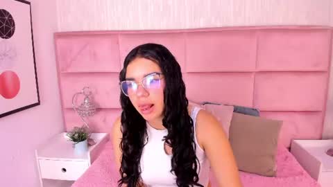 zoee_jhonson online show from June 15, 2:39 pm