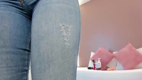 zoee_zi online show from March 7, 8:16 pm