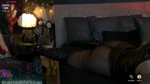 ZoeMesmerize online show from March 9, 9:29 pm