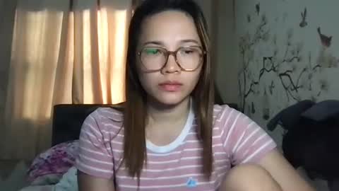 zoey_foryou online show from December 3, 8:25 am