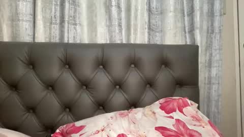 zoey_foryou online show from September 24, 9:19 am