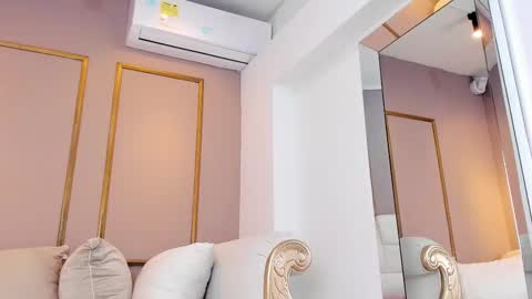 Z O E online show from January 8, 5:50 pm