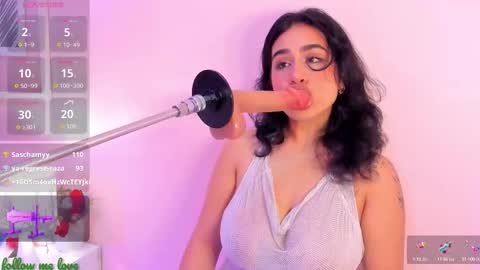 ZYLE online show from October 4, 1:17 pm