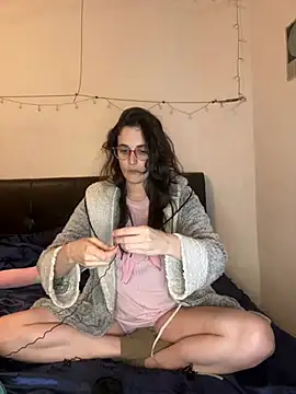 WhiteVenus online show from March 16, 5:50 pm