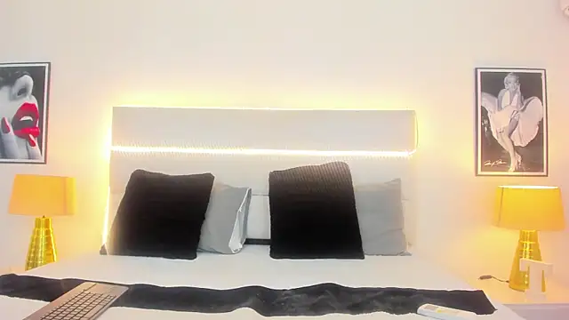 TaylorEvanss online show from April 1, 3:09 pm