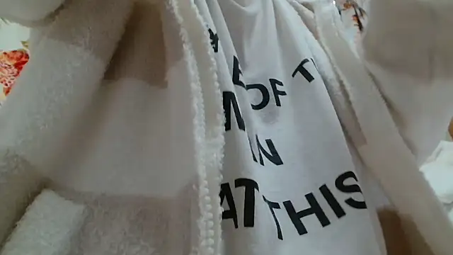 liliyRiSAcha-n online show from May 2, 7:33 am