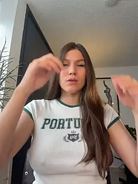 AmelieLaurent  online show from July 5, 4:56 pm