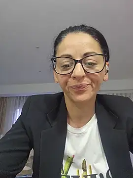 bruneta sexy23 online show from May 17, 7:02 pm