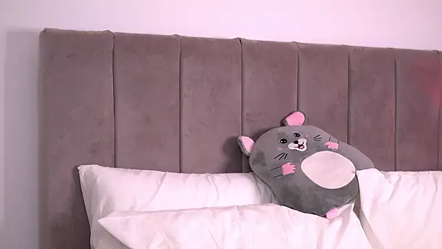 AnaisBellas online show from March 17, 10:47 pm