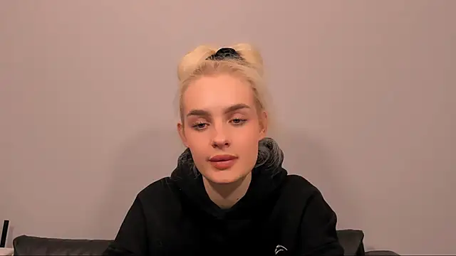 OliviaKisss online show from February 13, 8:10 pm