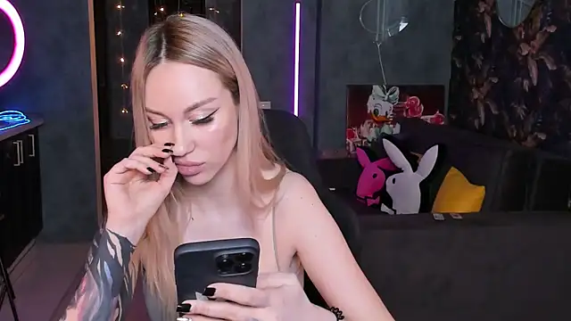 Blckmirrorr online show from December 21, 2:32 pm