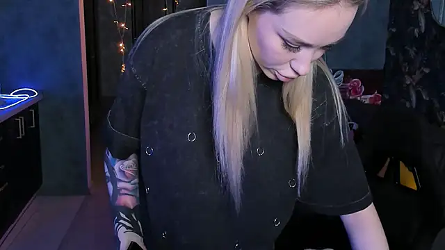 Blckmirrorr online show from February 5, 12:30 pm