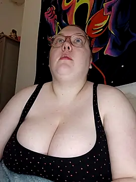 Sexycurvyemilyy online show from March 2, 9:10 pm