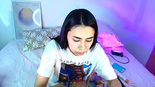 AmyOlimpo online show from April 6, 10:33 pm