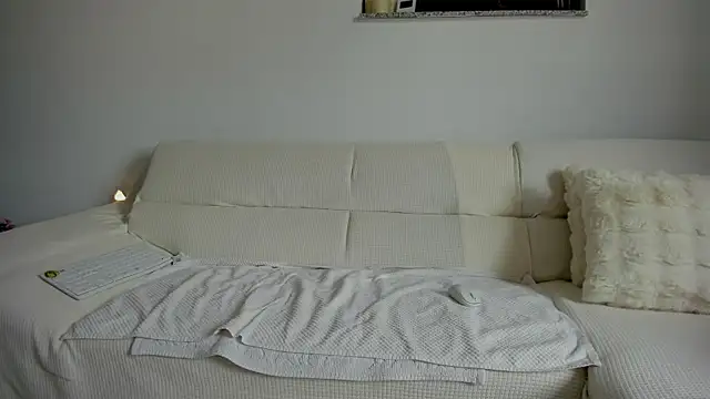 bellahot77 online show from July 3, 12:22 pm