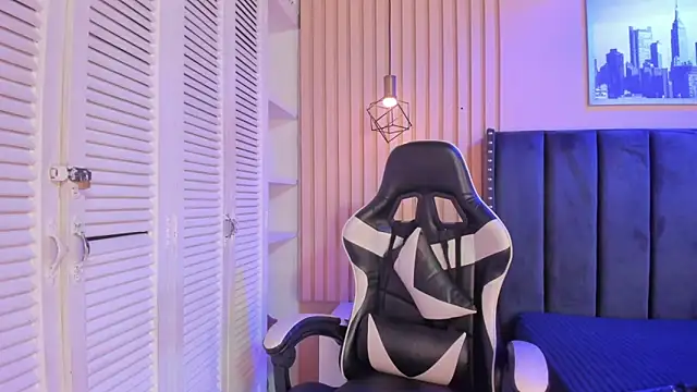 ashlye miller  online show from March 26, 4:36 am