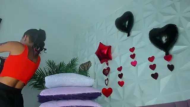 Hellen Sky online show from April 9, 7:08 pm