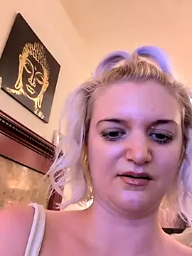 Delighted22 online show from May 21, 12:36 pm