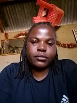 pretty-donna online show from February 2, 9:08 am