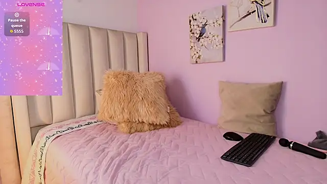 Mhia palmer online show from April 14, 2:17 pm