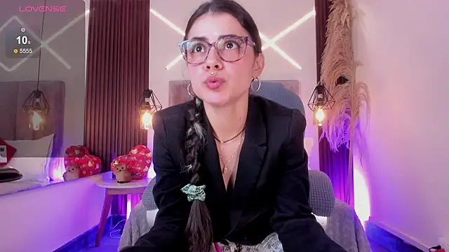 dasha-rodrigues online show from June 11, 1:52 pm