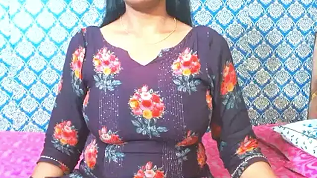 nikitahot3 online show from May 18, 8:09 am
