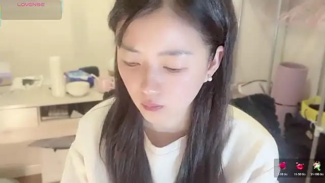 A-xena online show from December 4, 2:25 am