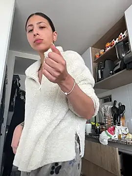 Ameellie online show from March 12, 4:31 pm