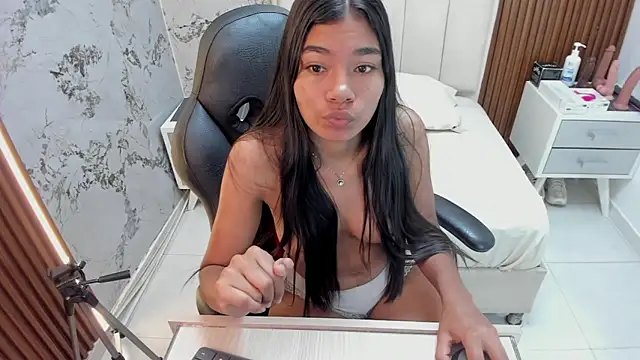 MILEY JOAS2 online show from March 10, 7:40 pm