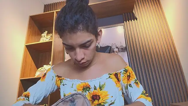 Alahia Rodriguez online show from March 12, 1:47 pm