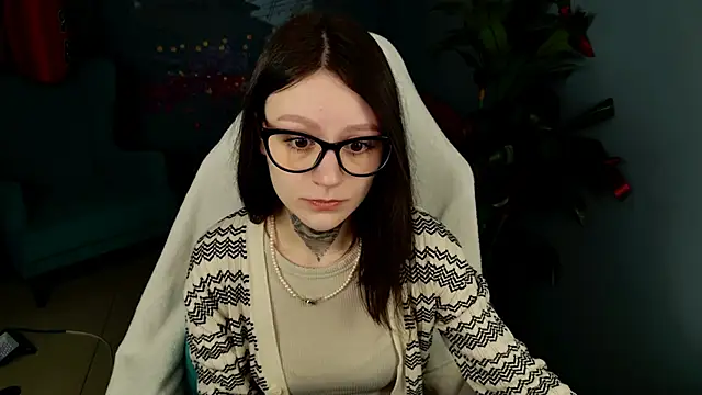 VeliraBraitberg online show from March 18, 1:05 pm