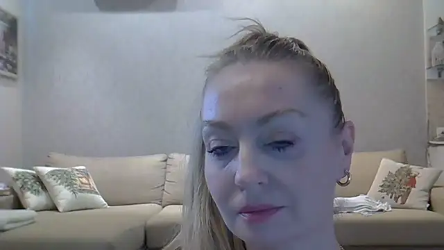 ZarinaSwift online show from March 31, 9:31 am