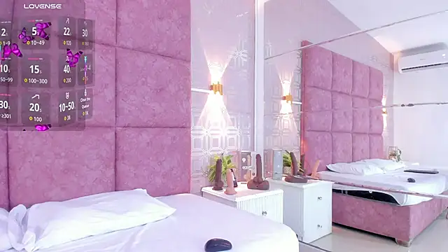 LiaVelez online show from April 7, 1:46 pm