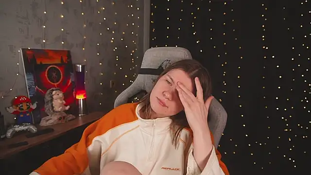 cuteamberlyyy online show from April 13, 12:23 am