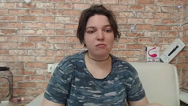 Amelia Kiss  online show from April 15, 1:06 am