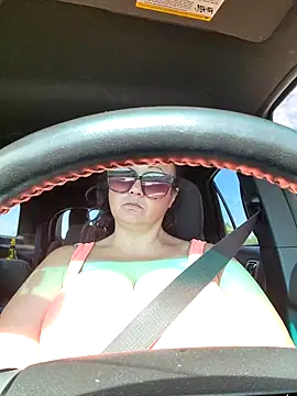 sweetkitty111 online show from May 6, 1:59 pm