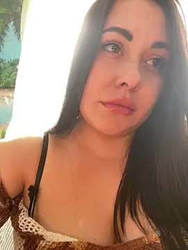 DaisyStreet online show from April 15, 1:11 pm