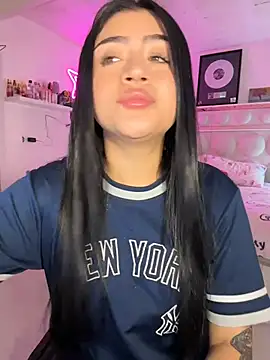 lucianaroy online show from April 17, 3:30 am