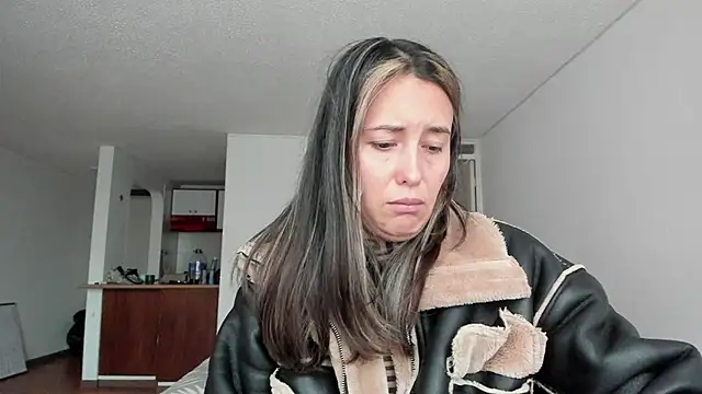 zoe jeane beker online show from March 4, 10:16 pm