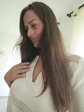 JadeHiilton online show from February 23, 6:40 pm