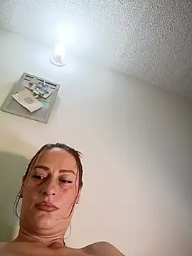 JadeHiilton online show from April 13, 2:07 pm